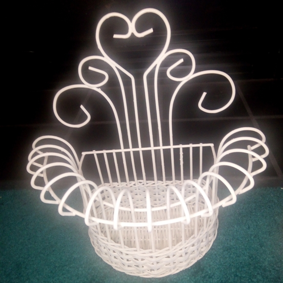 White Wrought Iron Wall Hangers - Picture 3 of 12